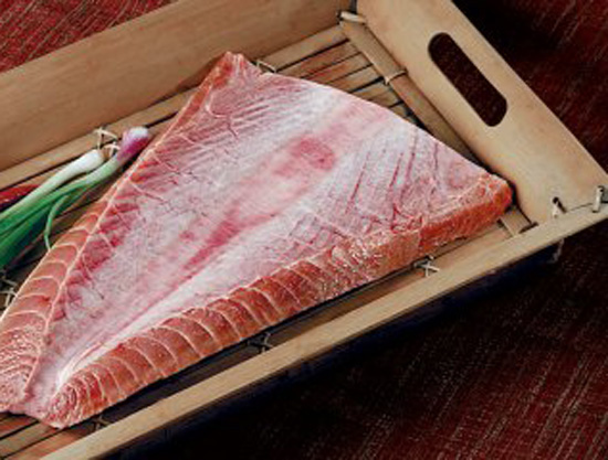 Lườn cá ngừ cuộn rau